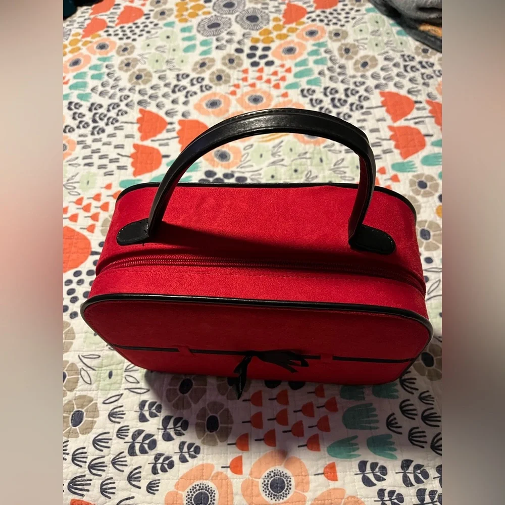 Frederick’s of Hollywood Vintage Red Velvet Cosmetic Case‎ - Rare & Elegant